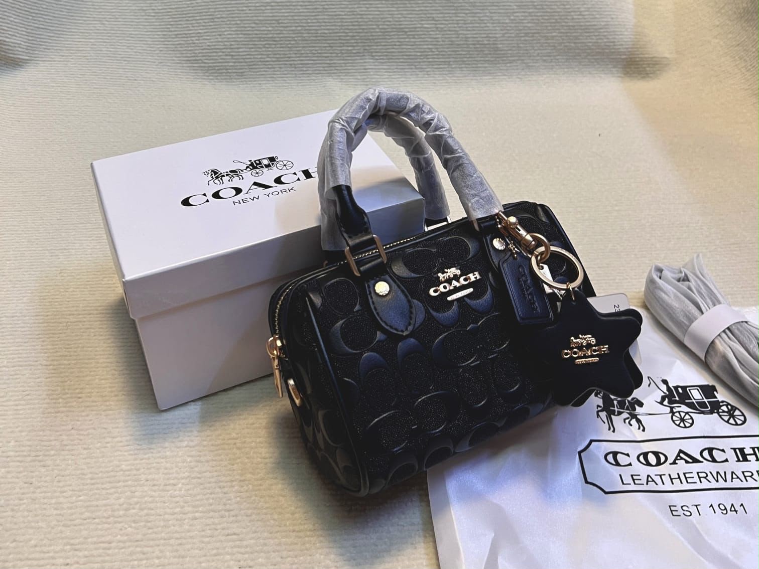 𝟱𝟬% 𝗦𝗽𝗲𝗰𝗶𝗮𝗹 𝗗𝗶𝘀𝗰𝗼𝘂𝗻𝘁 -Premium Quality COACH Ladies Bag | Made in Italy | Free Delivery All Over Qatar