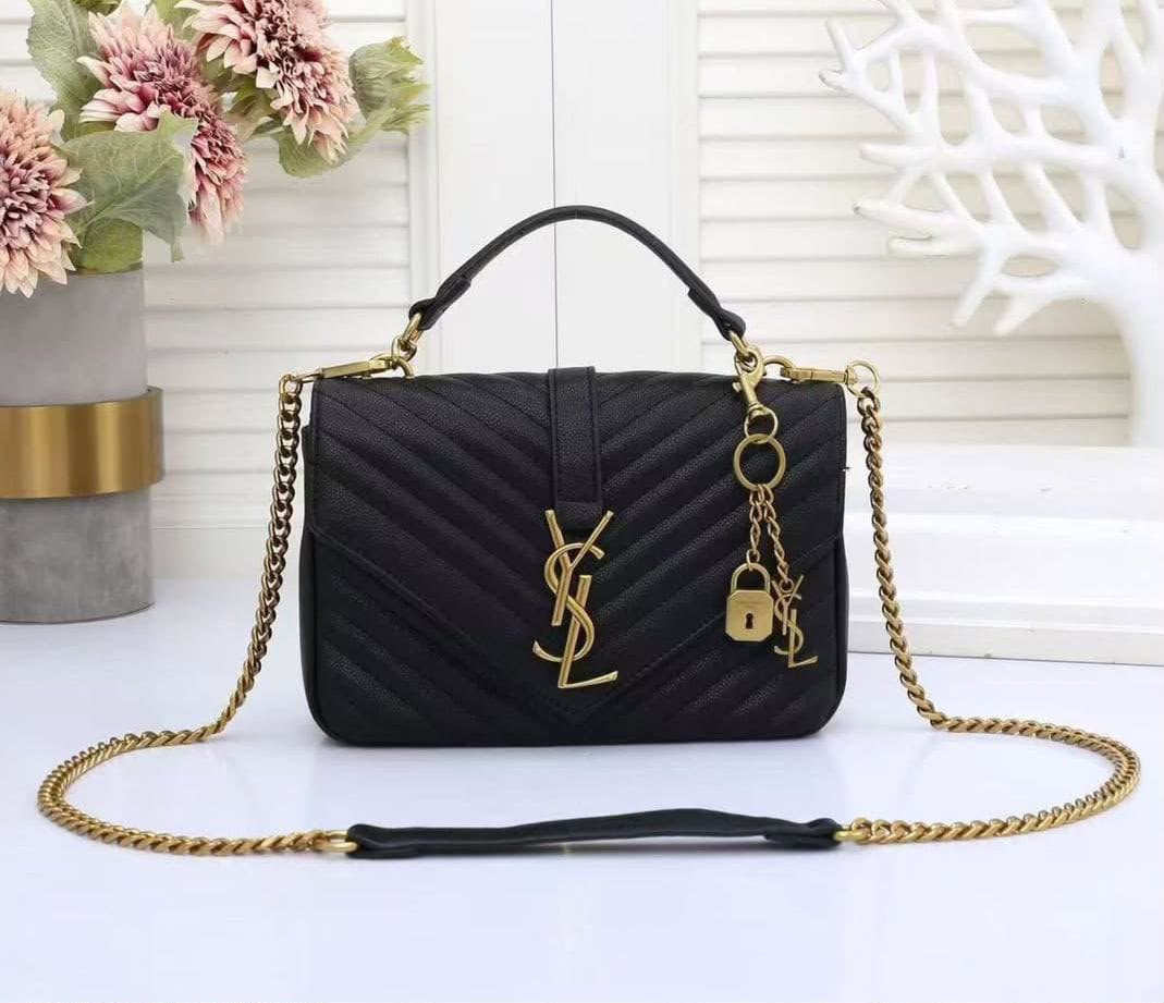 𝟱𝟬% 𝗦𝗽𝗲𝗰𝗶𝗮𝗹 𝗗𝗶𝘀𝗰𝗼𝘂𝗻𝘁 -Premium Quality 𝐥𝐨𝐮𝐢𝐬 𝐯𝐮𝐢𝐭𝐭𝐨𝐧 Ladies Bag | Made in Italy | Free Delivery All Over Qatar