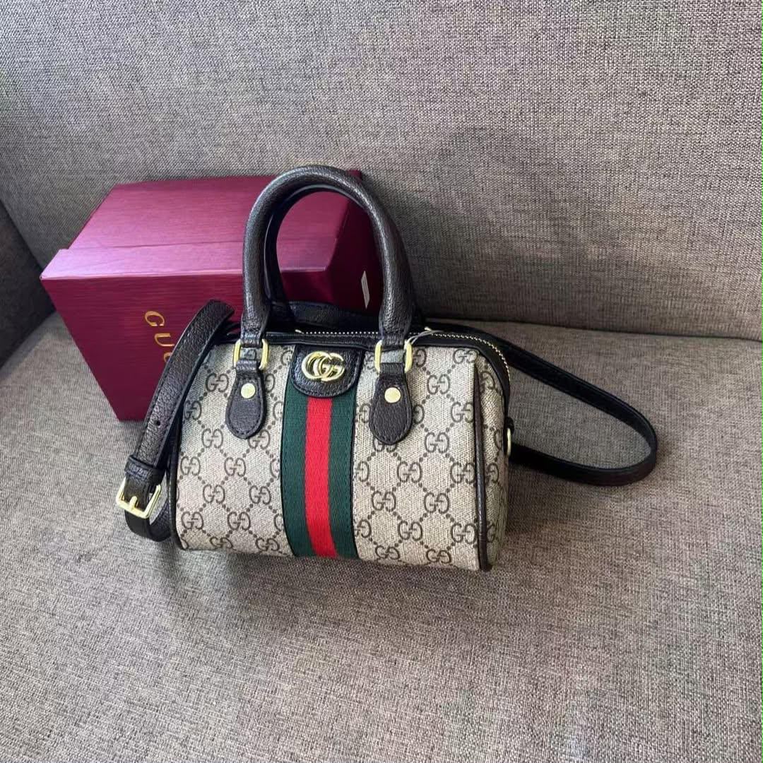 𝟱𝟬% 𝗦𝗽𝗲𝗰𝗶𝗮𝗹 𝗗𝗶𝘀𝗰𝗼𝘂𝗻𝘁 -Premium Quality 𝐂𝐡𝐚𝐧𝐞𝐥 𝐂𝐥𝐚𝐬𝐬𝐢𝐜 Ladies Bag | Made in Italy | Free Delivery All Over Qatar